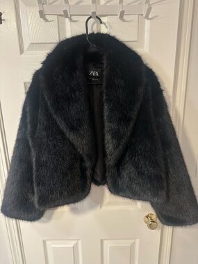 Zara Black Faux Fur Cropped Teddy Jacket